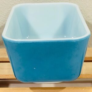 PYREX Primary Blue 1.5 Pint Refrigerator Dish (502)
